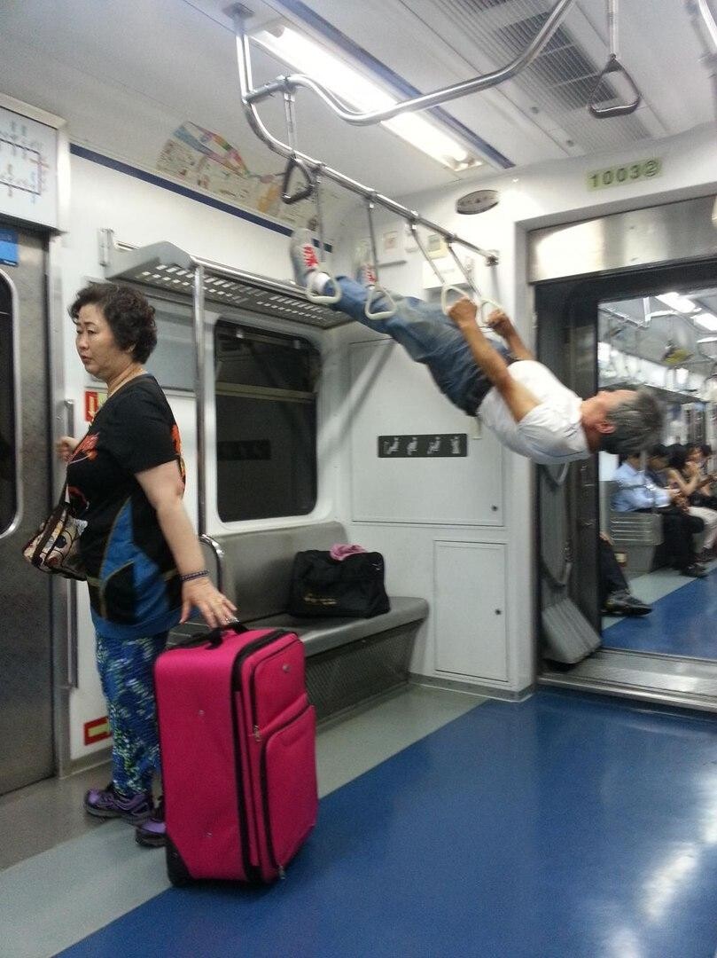 Спортсмен в метро 