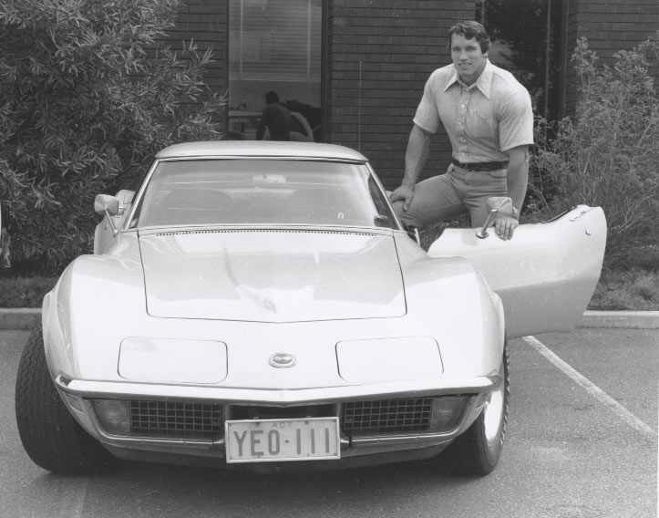 Жизнь и карьера Арнольда Шварценеггер — типичный пример пресловутой американской мечты. Ну а какая американская мечта без Corvette?