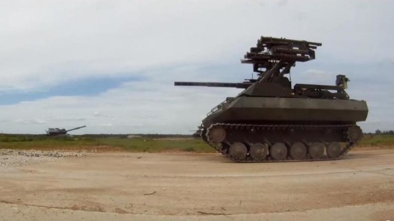 Новейший российский роботизированный боевой комплекс «Уран-9» уже в Сирии