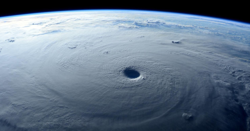 Кто стал придумывать имена для ураганов?