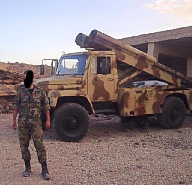 ГАЗ-3308 «Садко» с самодельными реактивными снарядами 4-ой дивизии САА в Дамаске