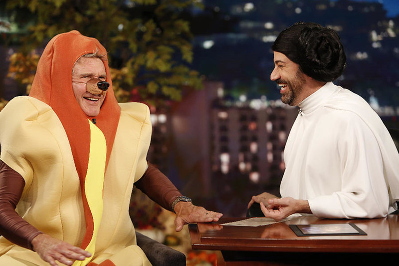1. Харрисон Форд отважился надеть костюм хот дога и пришел в шоу Jimmy Kimmel