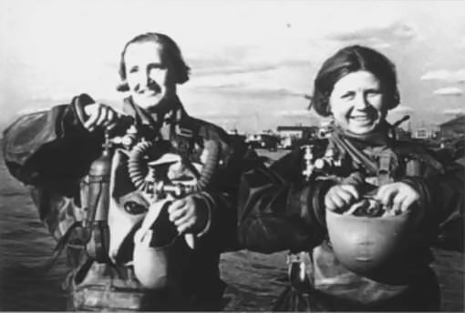 Девушки-легководолазы, участвовавшие в битве за Сталинград.