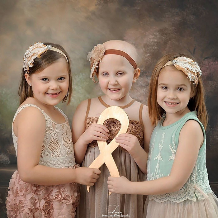 Победив рак, девочки повторили фотосессию, сделанную в начале пути