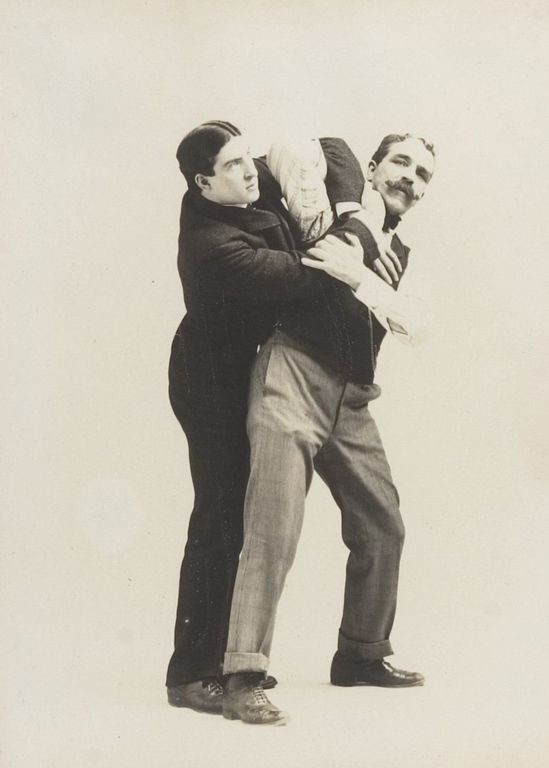 Этот фотоальбом 1895 года — настоящее руководство джентльмена по самообороне