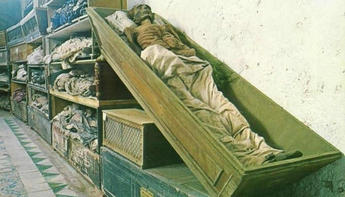 Катакомбы капуцинов: тысячи мумий в одной из главных достопримечательностей
