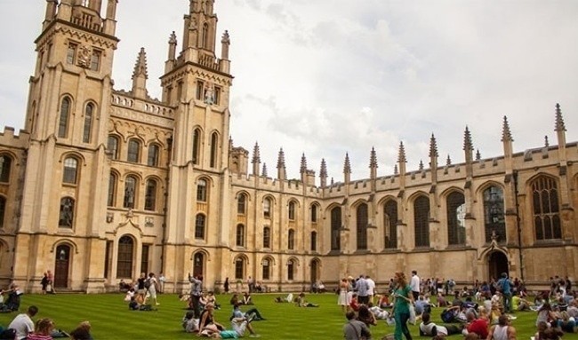 Оксфордскому университету больше лет, чем империи ацтеков