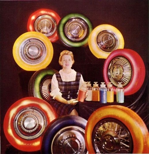 В начале 60-х годов прошлого века Goodyear выпустила шины, которые светились голубым, желтым, красным, зеленым и оранжевым светом