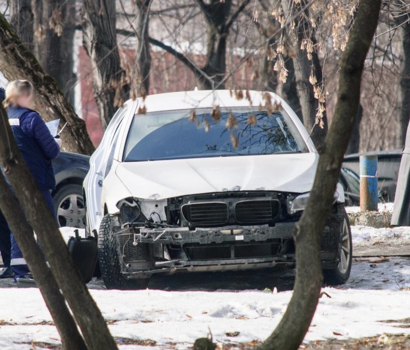 В Москве злоумышленники ночью разобрали припаркованный BMW