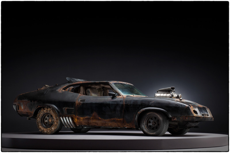  Хотя большинство авто было уничтожено в качестве металлолома, однако Плэтт успел запечатлеть некоторые из них. Оказывается, если очистить машины от пыли и грязи, то они действительно поражают своим видом.