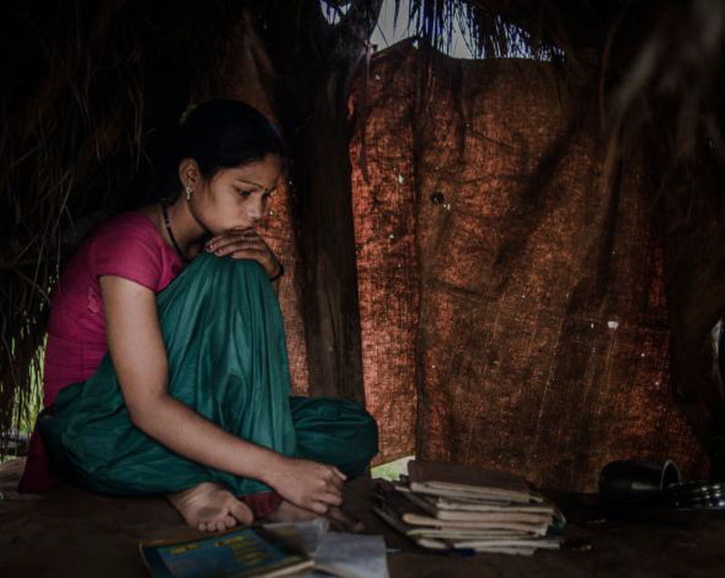 Виновна по признаку пола: куда отправляют девушек в Непале на время менструации