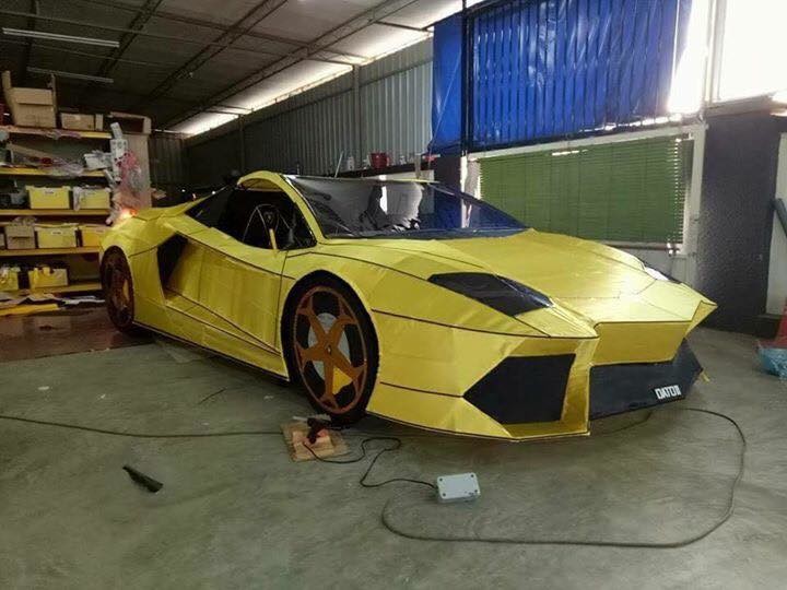 В Малайзии сделали  копию Lamborghini из бумаги