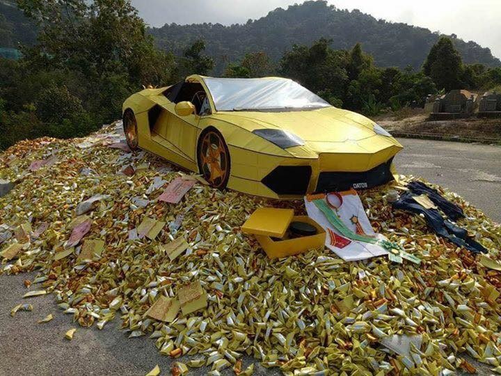 В Малайзии сделали  копию Lamborghini из бумаги
