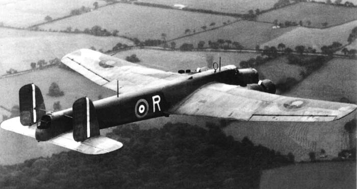 Британский бомбардировщик Armstrong Whitworth A.W.38 "Whitley"