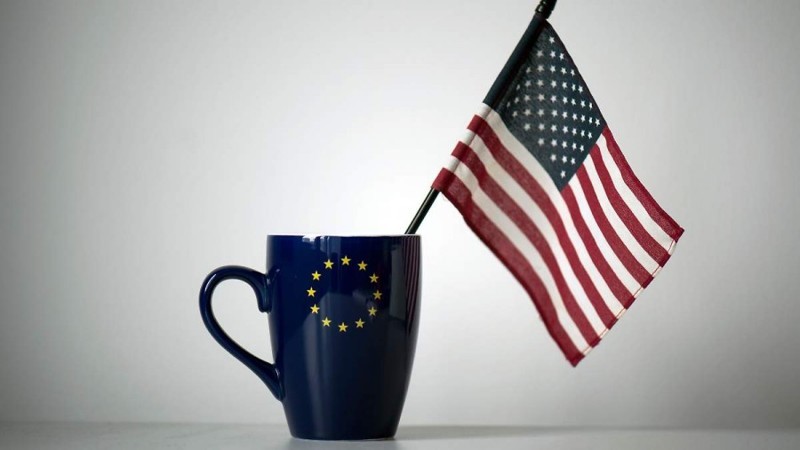 Политика ЕС: Юнкер призвал Европу быть начеку