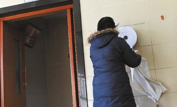 В Китае борются с одной из главных проблем памятников культуры — ворами туалетной бумаги