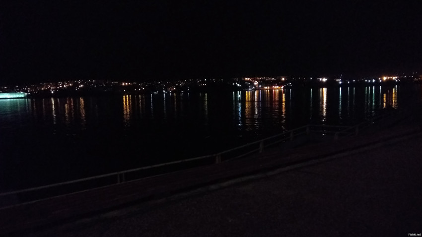 Весенний вечер в Севастопольской бухте,штилёк