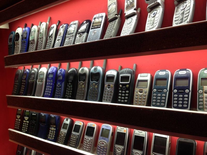 Словацкий коллекционер открыл внушительный музей старых мобильных телефоно
