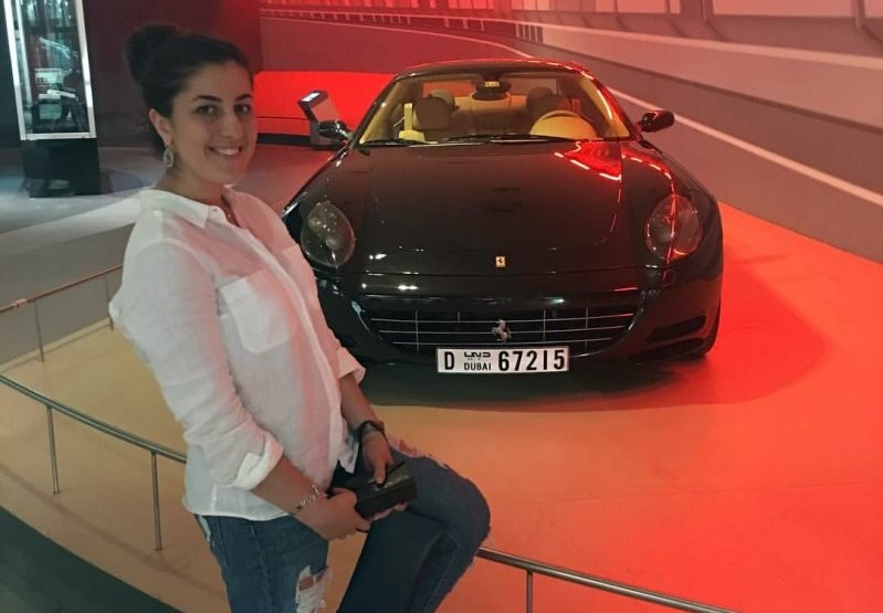 Отметим, что о такой машине Марьям мечтала, судя по всему, уже давно, а в прошлом году даже сфотографировалась на фоне этой машины в музее Ferrari в ОАЭ, подписав изображение в Instagram: "Подарите мне"