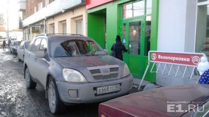 Автомобилисты Екатеринбурга, которым плевать на правила парковки