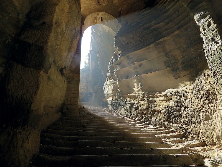 Этот колодец похож на таинственную пещеру Али-Бабы