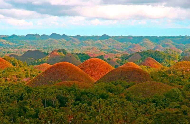6. Шоколадные холмы на Филиппинах