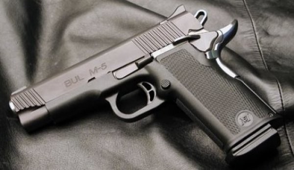 Пистолет BUL M-5 Commander
