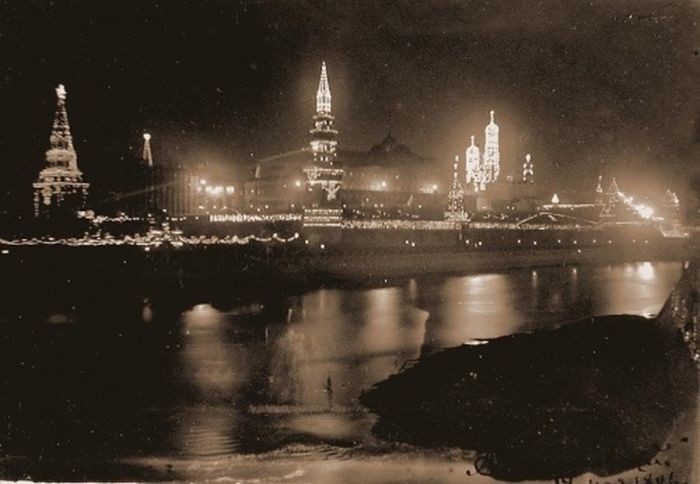 Кремль в электрических лампочках, 1896 год, Москва 