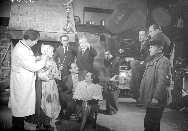 На съемках фильма «Золушка». 1947