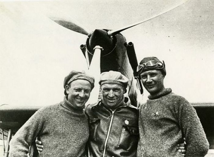 Чкалов, Байдуков и Беляков перед рекордным перелетом в Северную Америку, 1937 год, СССР 