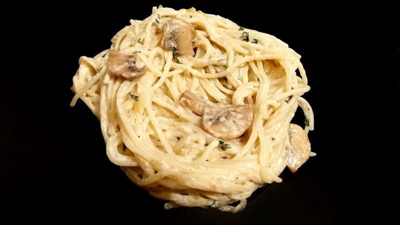 Спагетти с шампиньонами в сметане 