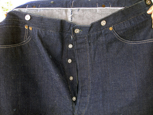 Раритетные джинсы Levi's 1893 года стоят от $80 000