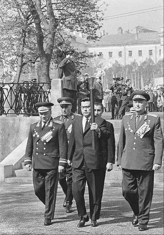4 апр.1942 сбит Маресьев