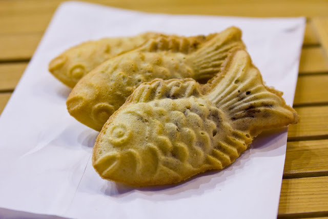 4. Бунгеопанг — десерт в форме рыбы, это сладкий пирог, наполненные горячей пастой из фасоли с ароматом корицы