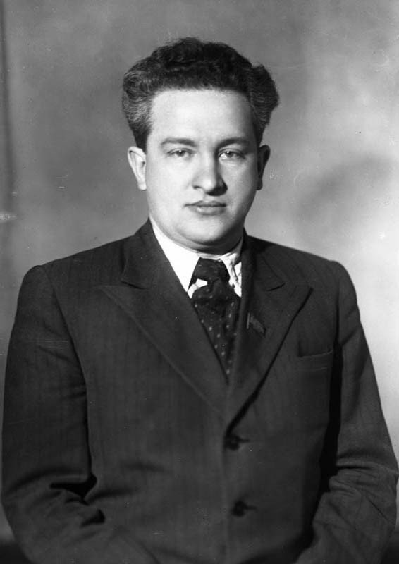  Секретарь ЦК КП(б) Карело-Финской ССР Юрий Андропов. 1940-е годы. 