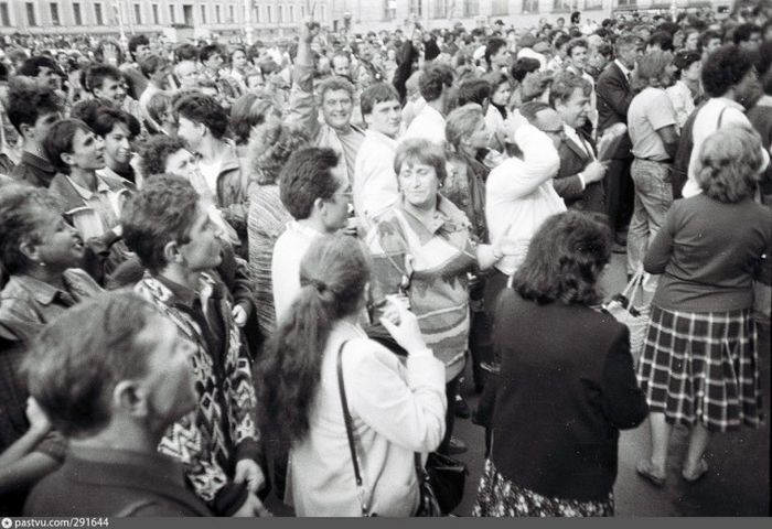 Митинг у Ленсовета (Мариинский дворец).