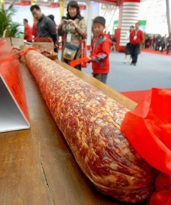 Самая большая колбаса в мире 