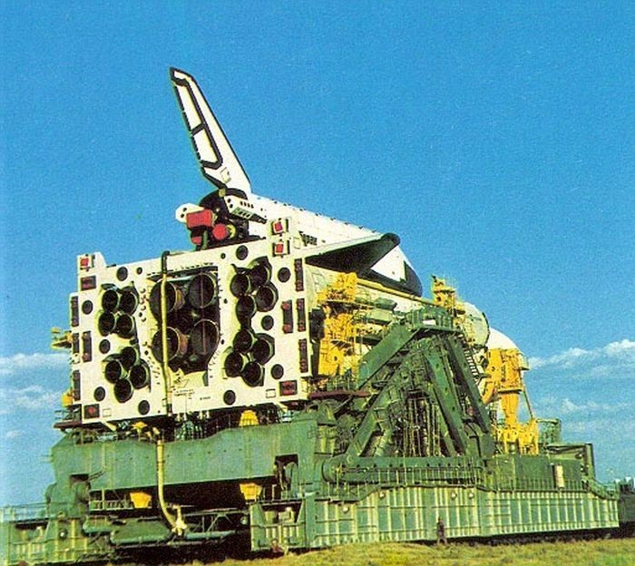 Транспортировка комплекса "Энергия–Буран" к месту старта, 1988 год, СССР 