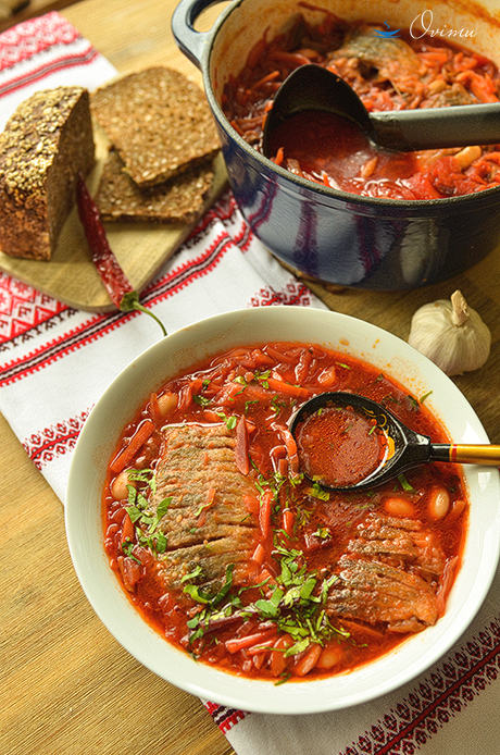 Украинская кухня. Борщ с карасями