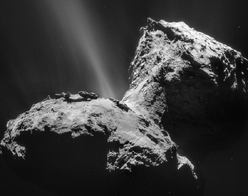 13. Кометы остатки от создания нашей Солнечной системы. 