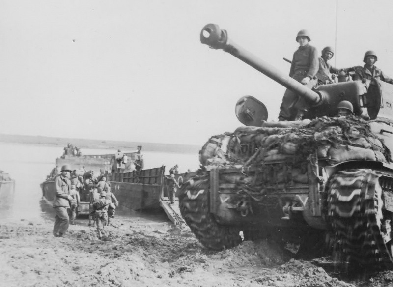 В это время на фронтах Второй мировой: Рурская операция март-апрель 1945 года