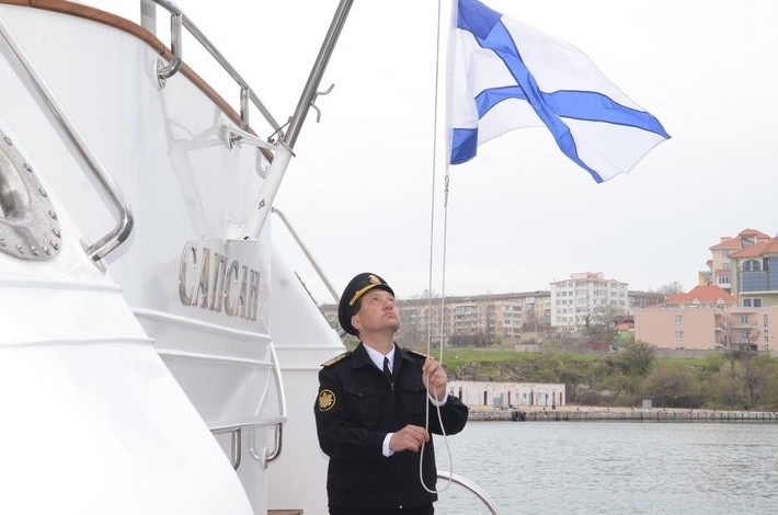 В Севастополе поднят флаг на рейдовом разъездном катере «Сапсан»