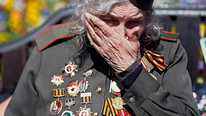 Прибывшие в ДНР с украинской стороны ветераны не могли сдержать слёз