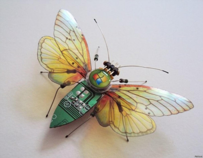 Маленькие скульптуры насекомых из компьютерного хлама