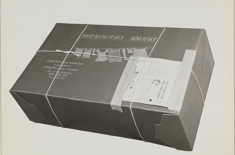В таких коробках люди получали бельё из прачечных, в Нью Йорке. 1929 год