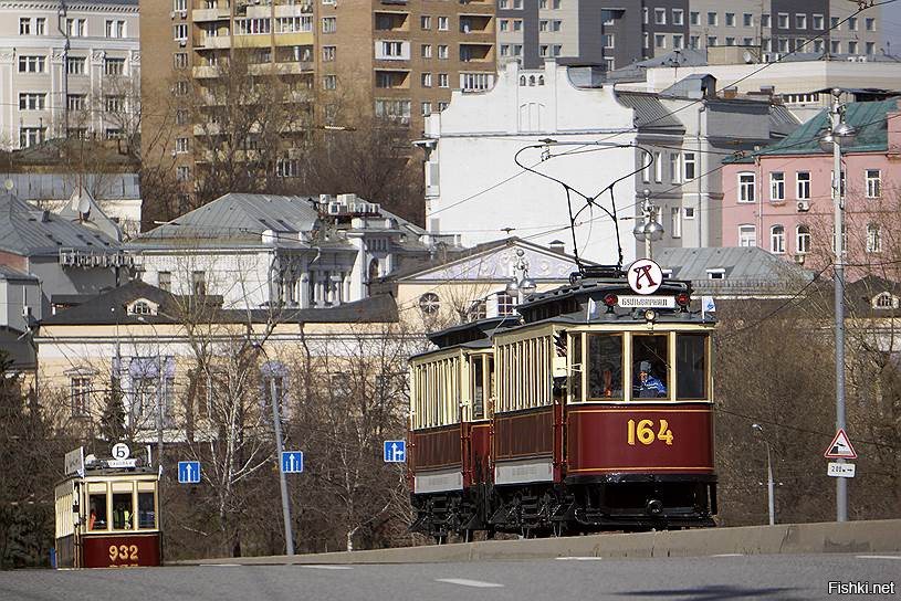 Парад старых трамваев в Москве 15 апреля