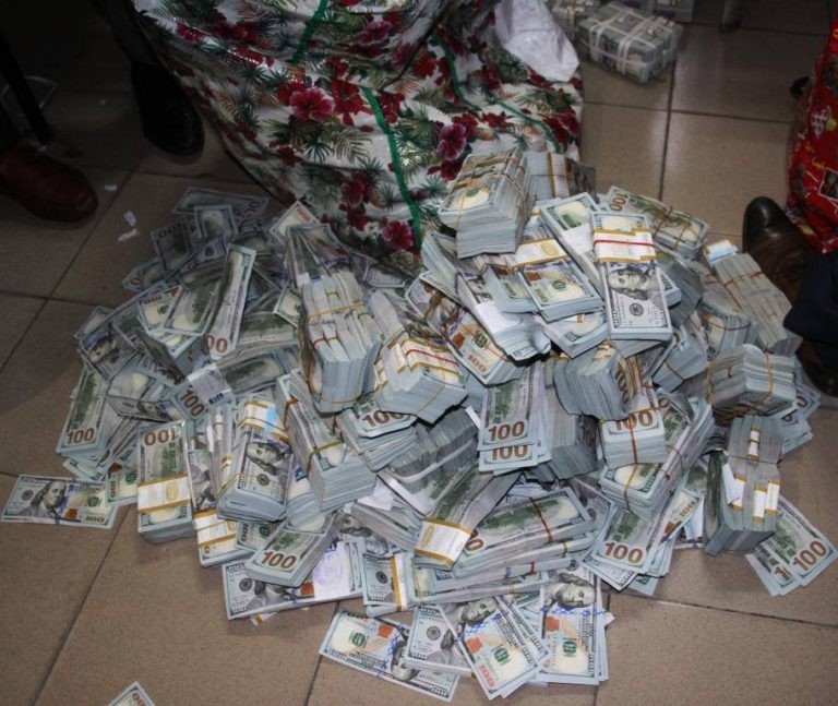 В пустой квартире в Нигерии нашли 43 миллиона долларов