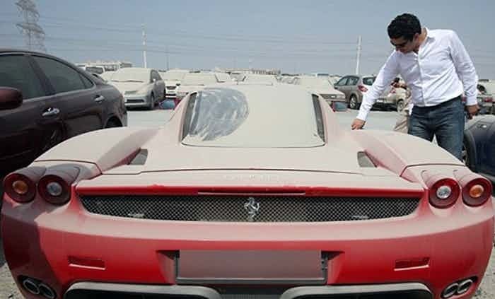 Некоторые жители Дубая так богаты, что просто забывают о своих автомобилях