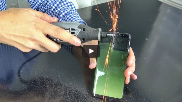 Флагман Samsung Galaxy S8 разобрали и распилили (видео)