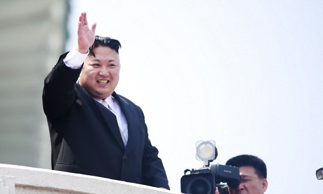 Ким Чен Ын угрожает ядерным возмездием во время парада в «День солнца» 